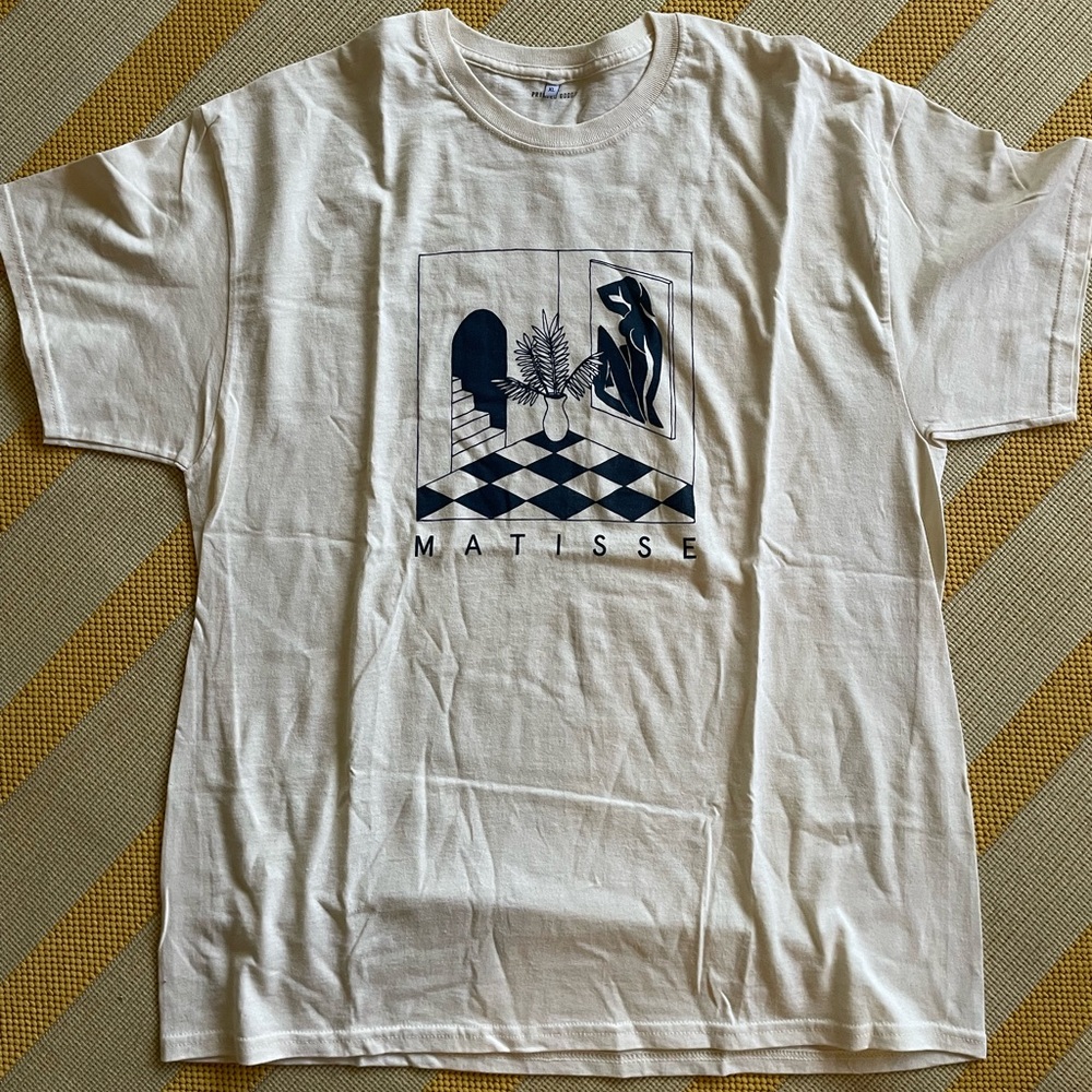 Printed goods Matisse tshirt XL new with no tags (never worn)